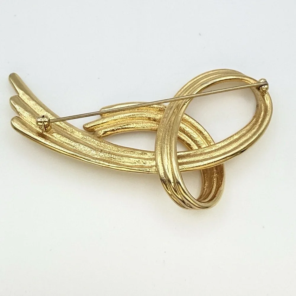 Vintage Gold Tone Knot Brooch Modernist Ribbon Swirl Statement Pin Bold  2.75